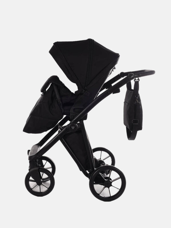 Kombi-Kinderwagen_Junama_Smart_04-BLACK_19