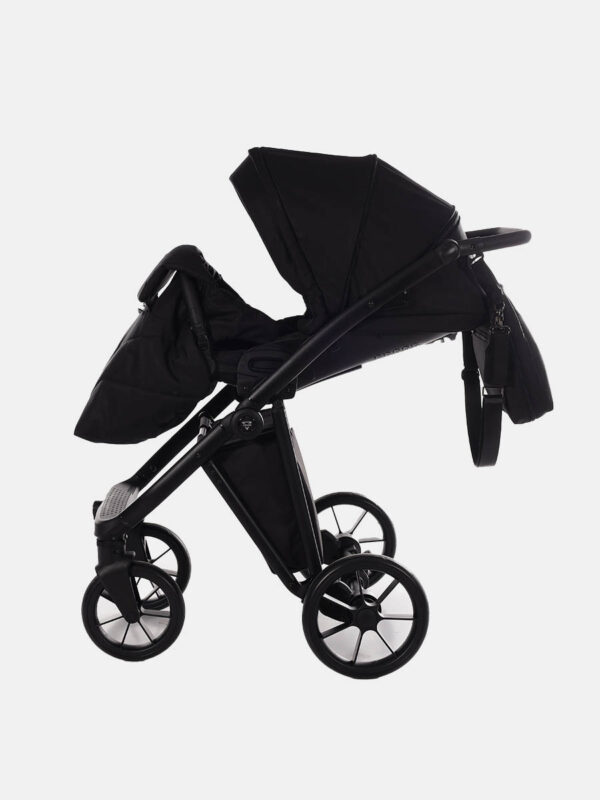 Kombi-Kinderwagen_Junama_Smart_04-BLACK_22